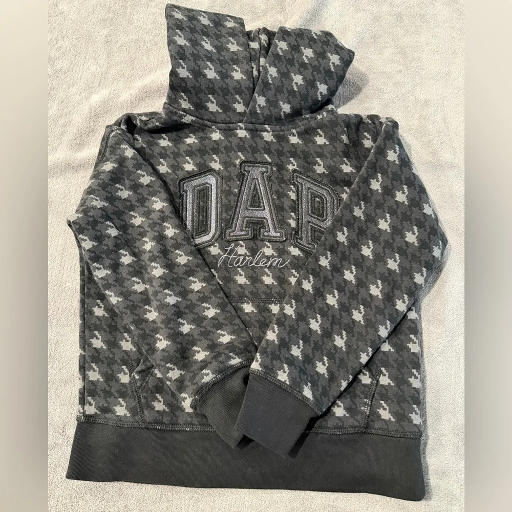 GAP Gray Houndstooth Hooded Sweatshirt with DAP Harlem Embroidery. Gently Used